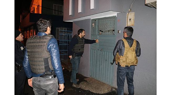 Adana'da terör propagandasına 9 gözaltı