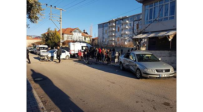 Adıyaman'da 2 otomobil çarpıştı: 6 yaralı