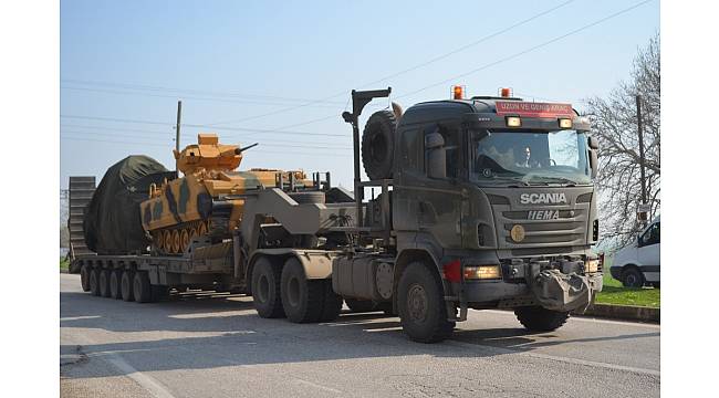 Afrin operasyonu öncesi sınırda askeri araç hareketliliği