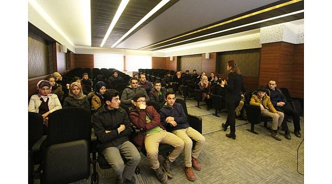 Aile Yaşam Merkezi'nden öğrencilere motivasyon semineri