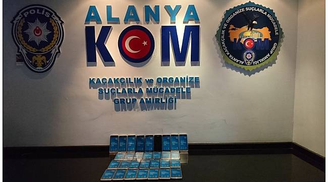 Alanya'da kaçak cep telefonu ele geçirildi