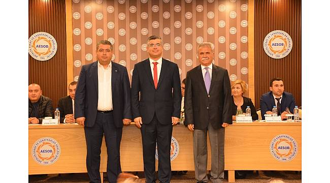 Antalya Fotoğrafçılar Kırtasiyeciler ve Kitapçılar Esnaf Odası Başkanı Mehmet Bayrak Güven Tazeledi
