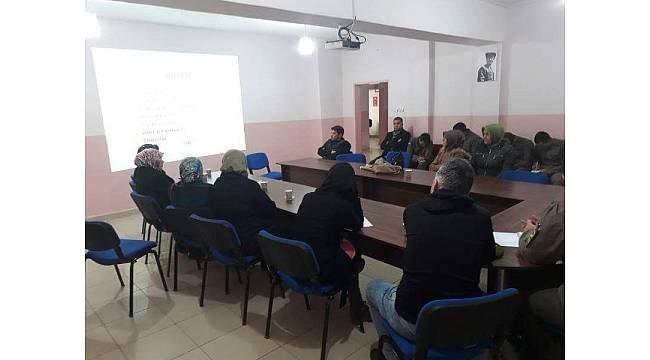 Aslanapa'da gıda sektöründe çalışanlara hijyen eğitimi verildi