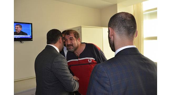 Başkan Avşar'dan hastalara moral ziyareti
