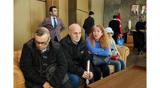 Başkan Karadeniz görme engelli vatandaşları ağırladı