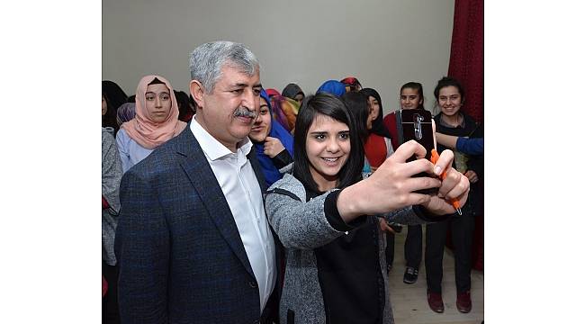 Başkan Polat, 10 Ocak Çalışan Gazeteciler Gününü kutladı