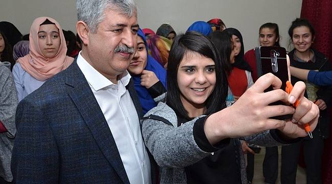 Başkan Polat, 10 Ocak Çalışan Gazeteciler Gününü kutladı