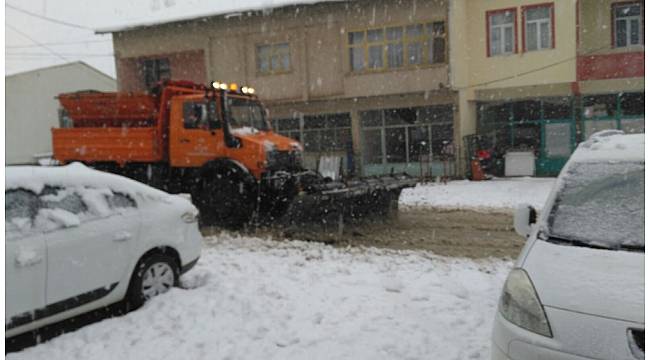 Çelikhan ilçesinde kar yağışı etkisini sürdürüyor