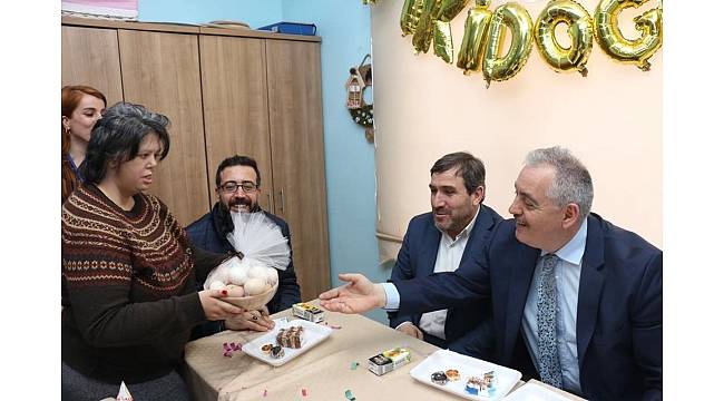 ESER'li gençlere doğum günü kutlaması