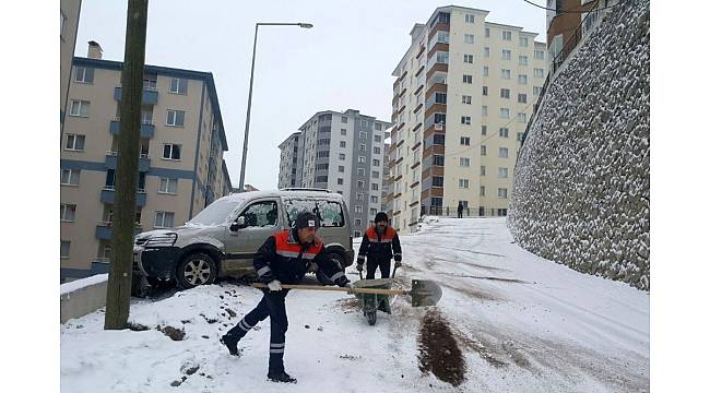Gümüşhane'ye beklenen kar yağışı geldi