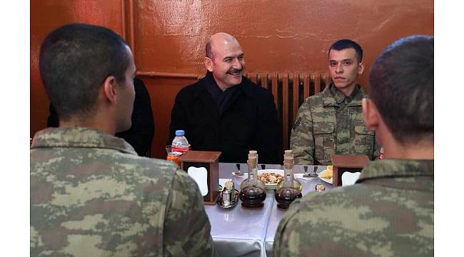 İçişleri Bakanı Soylu Türkiye-İran sınırında