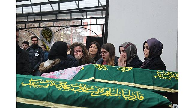İkizler son yolculuklarına uğurlandı