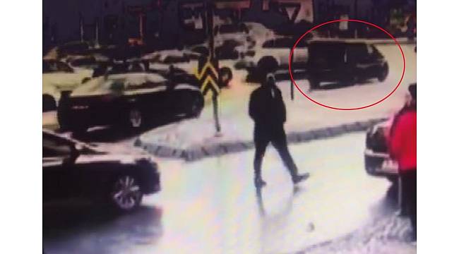 İstanbul'un göbeğinde güpegündüz kız kaçırdılar