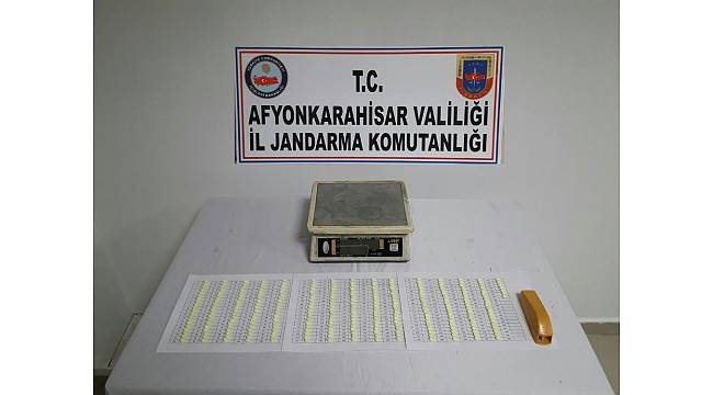 Jandarma 287 adet extacy hap ele geçirdi