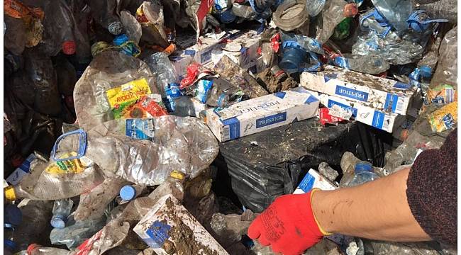 Kaçak sigara balyaları bomba gibi patladı