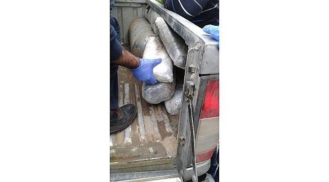 Kamyonetin zulasından 23 kilo 800 gram esrar çıktı