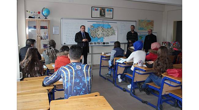 Kaymakam Karataş'tan Destekleme ve Yetiştirme Kursu'na ziyaret