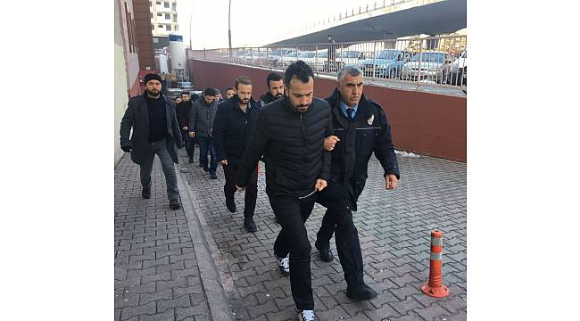 Kayseri&#39;de Bylock&#39;tan gözaltına alınan 8 kişi daha adliyeye sevk edildi