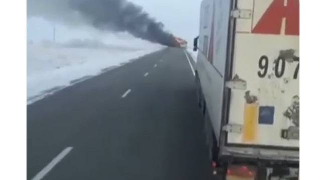 Kazakistan'da otobüs alev aldı: 52 ölü