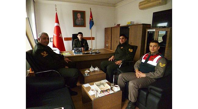 Komşu jandarma komutanları bir arada