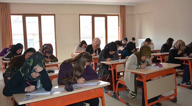 Malatya'da bursluluk sınavına yoğun ilgi