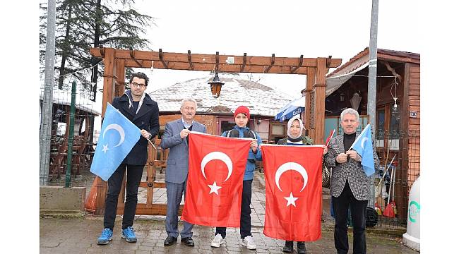 Müslüman Uygurlar için yürüyorlar