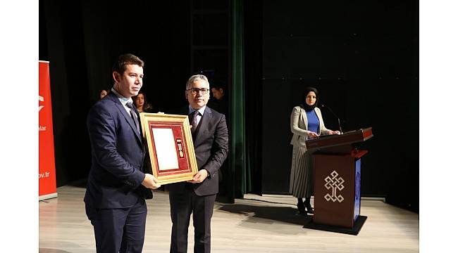 Niğde'de Şehit ailelerine ve gazilere Devlet Övünç Madalyası verildi