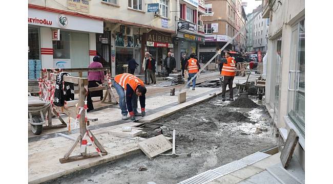 Plevne Meydanı'na doğal taş