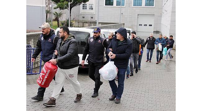Samsun'da DEAŞ'ın adını kullanarak haraç toplayan 8 Iraklı adliyeye sevk edildi
