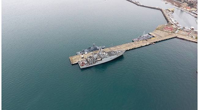 Savaş gemileri Sinop&#39;ta ayrıldı