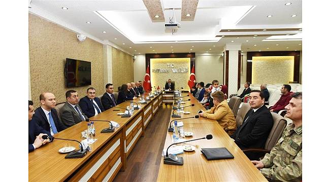 Şehit yakını ve 15 Temmuz gazilerine övünç madalyası verildi