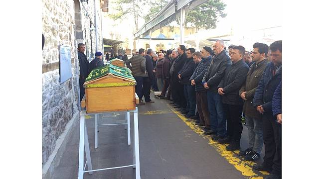 Silahlı saldırıda hayatını kaybedenler defnedildi