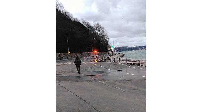 Tarabya'da sahil yolunda çökme