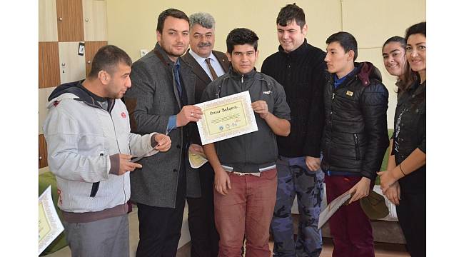 Turgutlu'nun +1 Kafe çalışanlarına onur belgesi