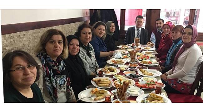 Ürkmezer, Tarihi Çarşı'daki kadın esnaflarla buluştu