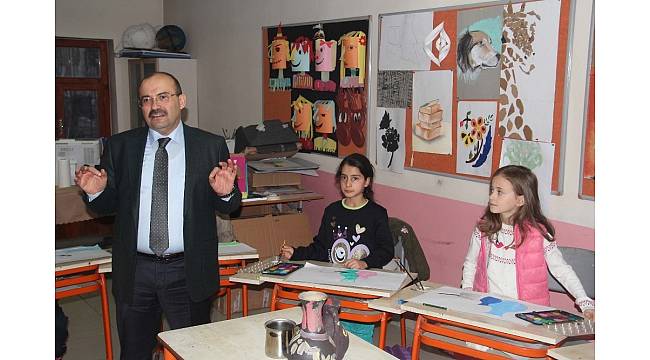 Vali Ustaoğlu'ndan öğrencilere ziyaret