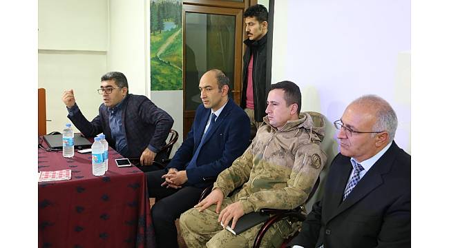Varto'da muhtarlar toplantısı