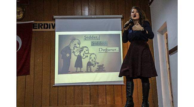 Yunak'ta uyuşturucuyla mücadele ve kadına şiddet konulu panel
