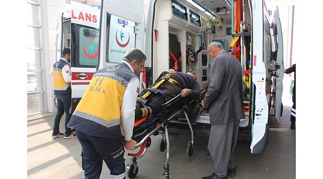 Adıyaman'da iki otomobil çarpıştı: 8 yaralı