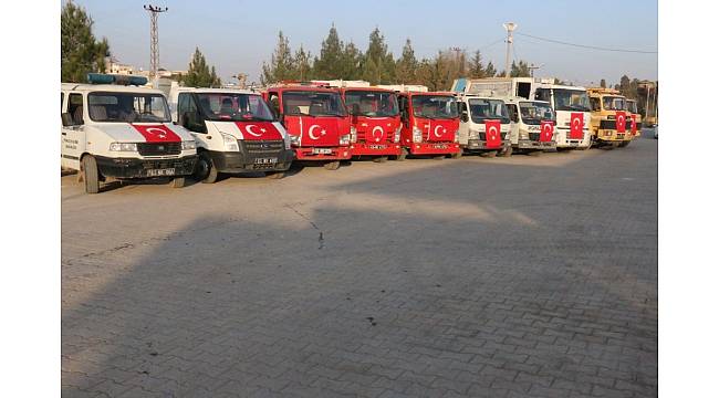 Akçakale Belediyesinden Mehmetçik'e bayraklı destek