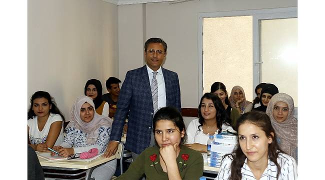 Akdeniz Belediyesi, Sadık Gültekin'i öğrencilerle buluşturuyor
