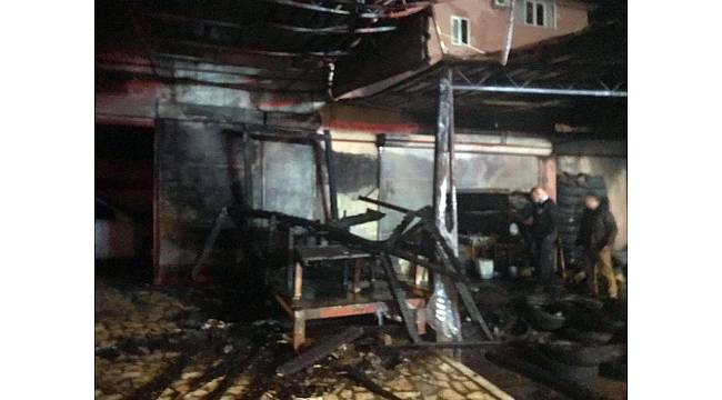 Alanya&#39;da işyeri yangını korkuttu