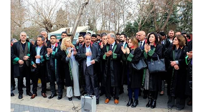 Avukatlardan 'Türk' ve 'Türkiye' ibarelerinin kaldırılmasıyla ilgili açıklama