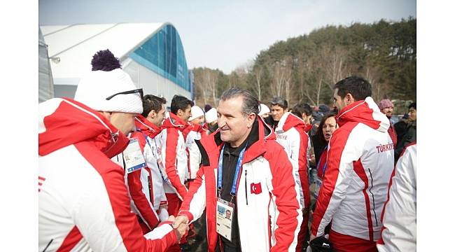 Bakan Bak, Güney Kore'de Olimpiyat Köyünü ziyaret etti