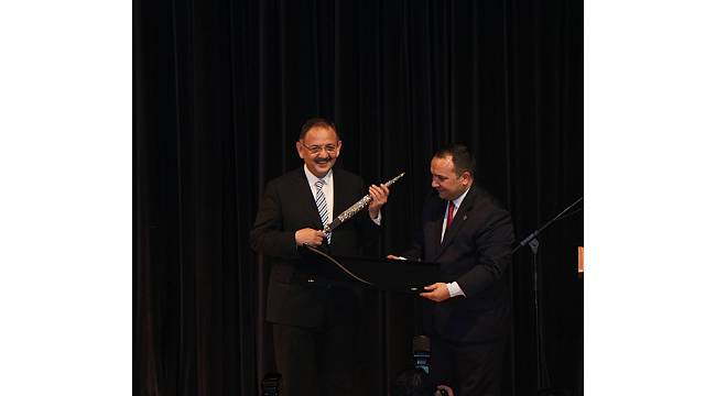 Bakan Özhaseki: "Türkiye vicdanların sesidir"