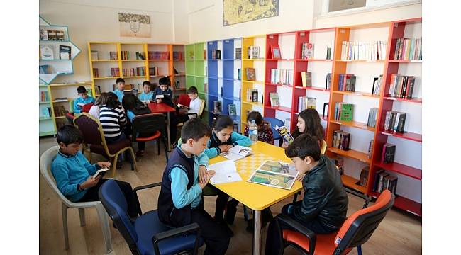 Başkan Altay: "Her gün en az 15 dakika çocuklarımızla birlikte kitap okuyalım"