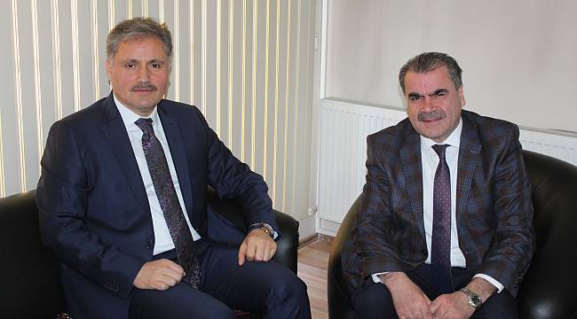Başkan Çakır Türkiye Gazetesini ziyaret etti