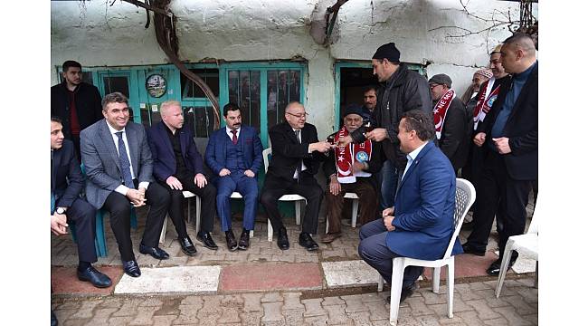 Başkan Ergün Kula'da büyük ilgi gördü