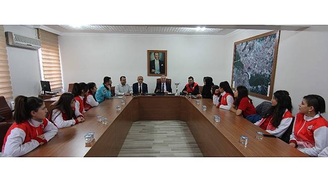 Başkan Karataş'tan başarılı sporculara ödül