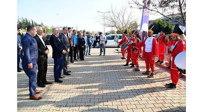 Başkan Sözlü'yü 'engelsiz mehter takımı' karşıladı